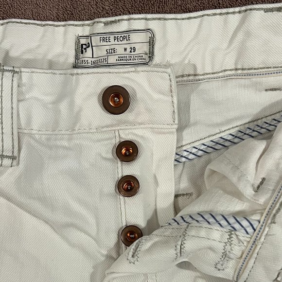 Free People White Cut Off Denim Shorts Excellent Like New Condition - Picture 3 of 5